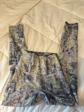 lululemon athletica Yellow & Gray Printed High-Rise Leggings